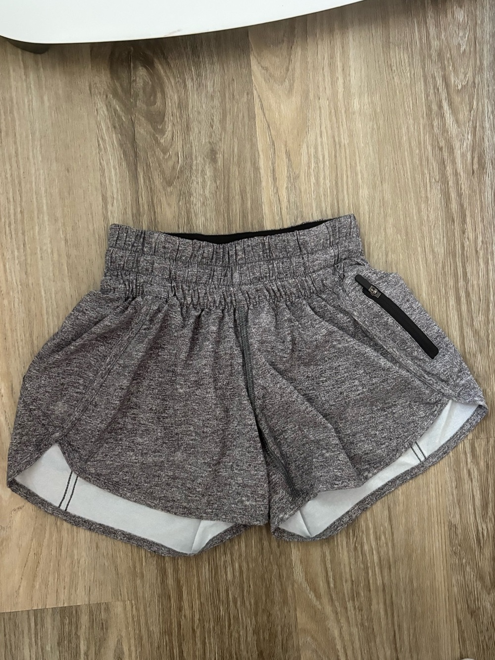 Lululemon Tracker Short Size 0 - Picture 2 of 6